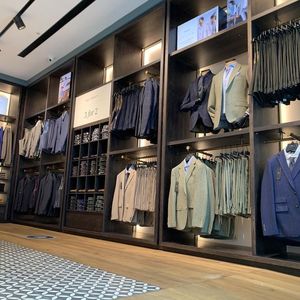 Negozio di Sartoria Moderno per Esporre Abiti e Decorare il Mio Negozio di Sartoria, Design d'Interni per Negozio di Abbigliamento Maschile - Product Image 4