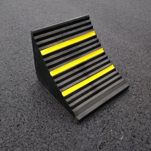 ทางลาดยาง kerb ทางลาดสำหรับรถยนต์ที่ขับเคลื่อนด้วยถนนที่เคลื่อนที่ได้มีความปลอดภัยสูง - Product Image 4