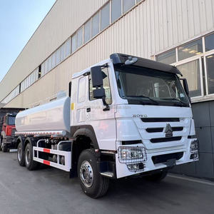 低価格Sinotruck Howo 6*4 20cbmスプリンクラー水タンク水輸送用 - Product Image 1