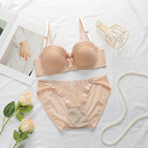 Conjunto de lencerí<span class=keywords><strong>a</strong></span> de encaje de 2 piezas sin costuras para mujer <span class=keywords><strong>Sujetador</strong></span> y bragas sin aros para uso diario - Product Image 6