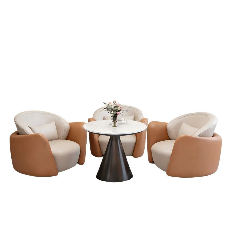 Une table et trois chaises (orange et beige)