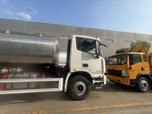 Camion-<span class=keywords><strong>citerne</strong></span> spécial Runli/6x4 	 Camion de transport de liquides/<span class=keywords><strong>citerne</strong></span> de matières dangereuses - Product Image 2