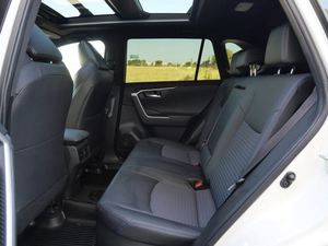 <span class=keywords><strong>Toyota</strong></span> <span class=keywords><strong>RAV</strong></span> <span class=keywords><strong>4</strong></span> Hybrid XSE SUV USADO - Product Image 2