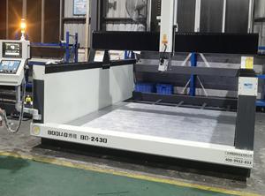 BD-2430 Grote <span class=keywords><strong>3</strong></span>-assige CNC-router met meerdere spindels, Syntec-besturing, 15kW spindelmotor voor hout/PVC/acryl graveren en frezen - Product Image 6