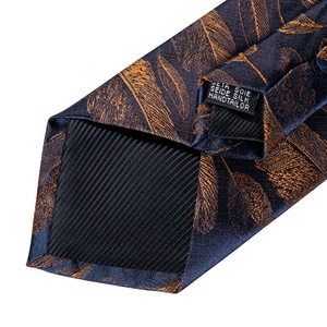 <span class=keywords><strong>Corbatas</strong></span> de Seda para Hombre Hi-Tie al por Mayor, Diseño Personalizado en Azul Oscuro y Dorado, con Pañuelo de Bolsillo - Product Image 6