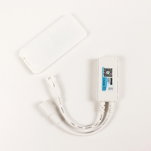 Contrôleur LED RGB RGW à pixels SPI SP648E SP649E DC5-24V 2.4G 16 touches RF avec télécommande et application pour bandes LED adressables - Product Image 2