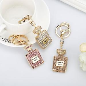 Porte-Clés Luxe en Métal avec Strass de Cristal pour Femmes et Filles, Pendentif Rectangulaire Fin, Bouteille de <span class=keywords><strong>Parfum</strong></span>, Porte-Clés Léger - Product Image 1