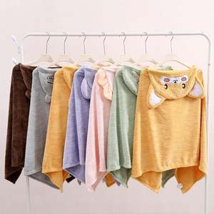 Vente chaude, directement de l'usine, poncho en velours pour bébé, serviette de bain à capuche en forme d'animal - Product Image 2