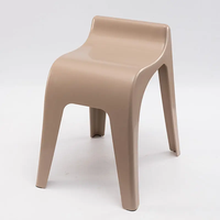 Chaise pliante en plastique empilable et peu encombrante, légère et multicolore, pour banquets, événements et cafétérias