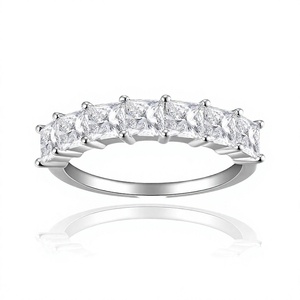 Anillo Adodo de Plata 925 Chapado en Oro Blanco con Engaste de Garras, Corte Princesa, Moissanita de 2 Quilates VVS1 Color D, 5 Piedras, Certificado GRA - Product Image 3