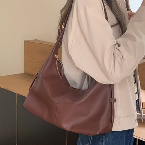 กระเป๋าสะพายไหล่โมโต ไบค์เกอร์สำหรับผู้หญิง สีดำ ความจุขนาดใหญ่ ปิดด้วยซิป ใช้ได้ทุกวัน ฤดูใบไม้ร่วง 2025 - Product Image 4