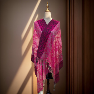 Bufanda Jacquard de anacardo europeo de estilo étnico multicolor con borlas a prueba de viento y chales cálidos para mujeres YHK0050 - Product Image 2