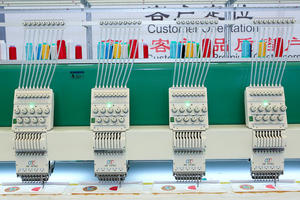 Máquina de bordado automática comercial de cabezales múltiples, calidad de bordado TAJIMA computarizada - Product Image 4