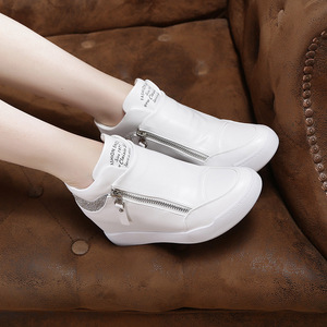 2025 <span class=keywords><strong>Sneakers</strong></span> bianche alte da donna con plateau Casual tacchi alti illuminati con caratteristiche Slip-On estate nuovi tacchi alti altezza interna - Product Image 4