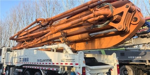 รถปั๊มคอนกรีตติดรถบรรทุก Zoomlion ปี 2014 คุณภาพสูง 52 เมตร เครื่องยนต์เบนซ์ เกียร์ แบริ่ง ชิ้นส่วนหลักครบชุด - Product Image 2