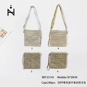 Borsa a tracolla da donna in paglia sintetica PP bifacciale 18x20 cm - Product Image 3