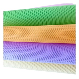 Tissus non tissés en polyester de qualité supérieure, tissus non tissés recyclés en PET, tissus non tissés en polypropylène pour vêtements - Product Image 1