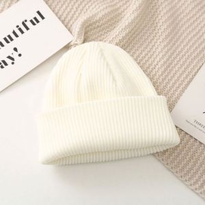 Nuevo Diseño de Moda, Gorros de Invierno Tejidos Cálidos con Logotipo Personalizado, Gorro de Punto Bordado para Unisex - Product Image 1