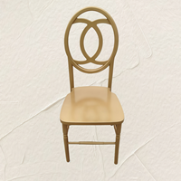 Chaises de mariage empilables Infinity Phoenix en bois naturel