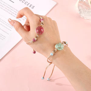 セラミックビーズで編まれた手作りのロープノット天然ドライフラワーガラスボールチャームブレスレット - Product Image 5