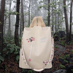 Sac à dos féminin de luxe style vintage grande capacité idéal pour l'école transport quotidien et avec des bretelles confortables - Product Image 2