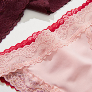 FINETOO barato Venta caliente mujeres Sexy hielo seda encaje Correa tangas G-string bragas Sexy chica <span class=keywords><strong>calzoncillos</strong></span> Low-rise T-back ropa interior - Product Image 3