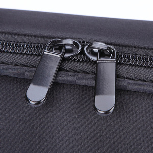 Bolsa de Herramientas Toni&Guy Negra de Gran Capacidad, Multifuncional y Portátil - Product Image 2