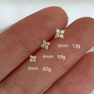 Mini boucles d'oreilles à fleurs pour femmes, bijoux mignons et délicats pour tous les jours - Product Image 5