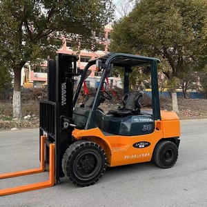 Carrello Elevatore <span class=keywords><strong>Toyota</strong></span> Usato di Alta Qualità, <span class=keywords><strong>3</strong></span> Tonnellate, Sollevamento 3m, Diesel, per Trasporto - Product Image 3