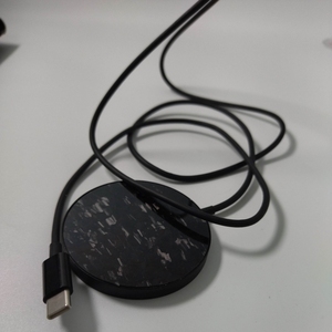 Personnalisation OEM Chargeur sans fil en fibre de carbone forgée 3K de haute qualité Chargement en alliage d'aluminium de type C - Product Image 3
