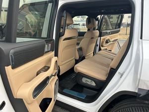 รถยนต์ SUV BYD Denza B8 ใหม่เอี่ยม พวงมาลัยขวา ระบบปลั๊กอินไฮบริด  ขนาดใหญ่ สำหรับครอบครัว  พร้อมชาร์จเร็ว 120kW DC - Product Image 5