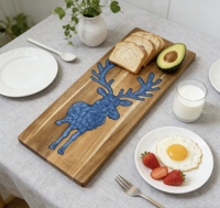 Houten snijplank van acacia met hars, rendier kerstdecoratie, voor kaasplank, westers eten, steak, fruit