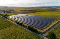 Support de montage solaire photovoltaïque en zinc, magnésium, aluminium, surface anodisée HDG, système de montage au sol en profil C, support de panneaux solaires