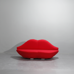 Modernes Rotes Samt-Lippenförmiges <span class=keywords><strong>Sofa</strong></span> Kreatives Design für Wohnzimmer Lounge oder Kunstbereich-Dekoration Gefüllt mit Schwamm - Product Image 2