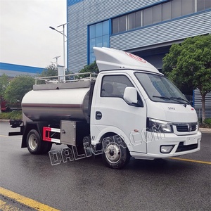 Dongfeng 4X2 <strong>Mini</strong> <strong>Milk</strong> <strong>Tanker</strong> <strong>Truck</strong> Small 2m&sup3; <strong>Milk</strong> Loading <strong>Truck</strong> 2000L <strong>Milk</strong> Transportation <strong>Truck</strong> for Sale - Product Image 2