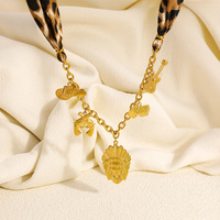 SUMMLY Automne Hiver Écharpe Léopard Style Cowboy Pendentifs Chaîne en Acier Inoxydable Plaqué Or 18K Collier Bijoux de Mode