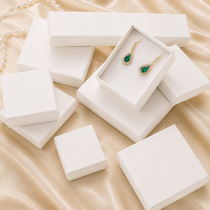 Boîte cadeau de luxe en carton blanc avec logo personnalisé, vente en gros, boîte en papier crème à deux pièces avec couvercle et base, avec insert en velours - Product Image 3