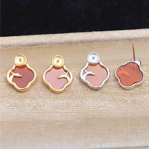 ต่างหูเงินแท้ S925 แบบติดหู ประดับมุกเม็ดเดี่ยว ดีไซน์อเนกประสงค์สำหรับผู้หญิง พร้อมมุก 6-13 เม็ด และถาดอุปกรณ์ DIY 3872 ชิ้น - Product Image 1