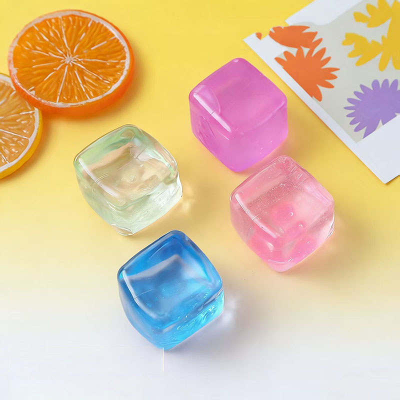 Carrés de couleur unie de 5,5 cm (couleur sélectionnée au hasard)