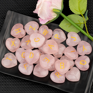 Cristal curativo 26 letras del alfabeto amor corazón cuarzo rosa Puff corazón bolsillo piedra preocupación piedra corazón tallado para decoración del hogar - Product Image 5