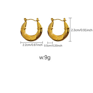 Collection de boucles d'oreilles créoles texturées en acier inoxydable plaqué or PVD 18 carats pour femmes |   Élégant, durable, hypoallergénique et léger - Product Image 5