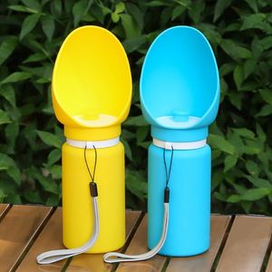 Gobelet d'eau en silicone pour animaux de compagnie, sans danger pour les aliments, non toxique, biberon pour chiot en trois couleurs - Product Image 2