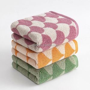 Serviette de bain moderne en coton jacquard écologique, douce, idéale pour la maison et la plage, très absorbante, forme carrée - Product Image 1