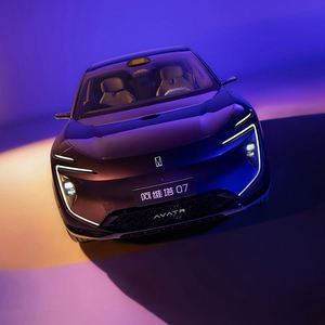 2025 Changan Avatr 07 Voiture électrique hybride à autonomie étendue 4x4 Système de traction intégrale Dernière architecture PHEV - Product Image 5
