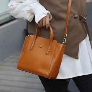 <b>Large</b> Vintage Style Corium Casual Tote <b>Handbag</b> for <b>Women</b> with Chains Decoration Waterproof 1-1.9L Capacity Zipper Closure - Product Image 1