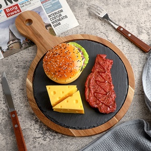 Assiette ronde en bois d'acacia avec poignée pour pizza sushi steak cuisine occidentale noire plats et assiettes de <span class=keywords><strong>barbecue</strong></span> assiette en bois - Product Image 4
