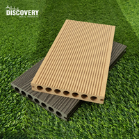 Planches de terrasse en composite bois-plastique de haute qualité, co-extrudées, imperméables, résistantes au feu, anticorrosion et antidérapantes