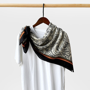 Écharpe en soie pour femmes, 90x90cm, imprimé rose, écharpe carrée, accessoire de mode multifonctionnel, cadeau - Product Image 3