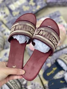 Sandali Estivi di Lusso Classici e Casual da Donna con Design alla Moda - Ciabatte da Donna per Vacanze al Mare - Product Image 4