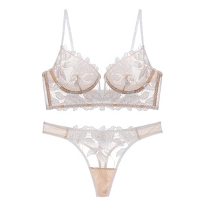 Set di Lingerie Trasparente in Pizzo per Donne, Sexy Set Reggiseno Ricamato Francese con Sostegno a V Profondo e Perizoma Sexy - Product Image 5